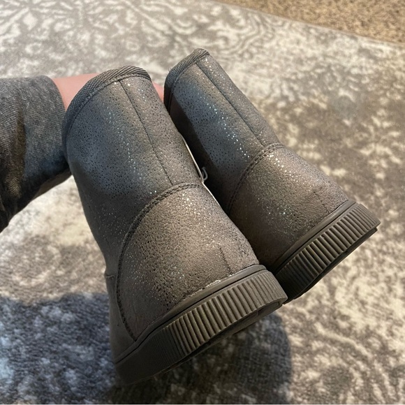 New Cat & Jack Grey Winter Boots - Picture 6 of 6